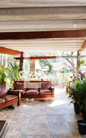 Casa à venda com 200m², 3 quartos e 3 vagas Casa à venda com 200m², 3 quartos e 3 vagasÁrea Externa