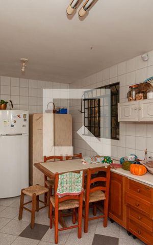 Casa para alugar com 460m², 5 quartos e 5 vagas Casa para alugar com 460m², 5 quartos e 5 vagasCozinha