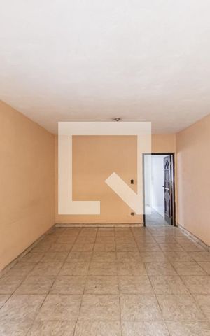 Casa à venda com 400m², 2 quartos e 2 vagas Casa à venda com 400m², 2 quartos e 2 vagasSala