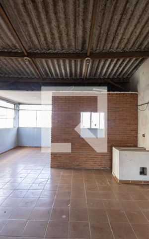 Casa à venda com 400m², 2 quartos e 2 vagas Casa à venda com 400m², 2 quartos e 2 vagasÁrea de Serviço