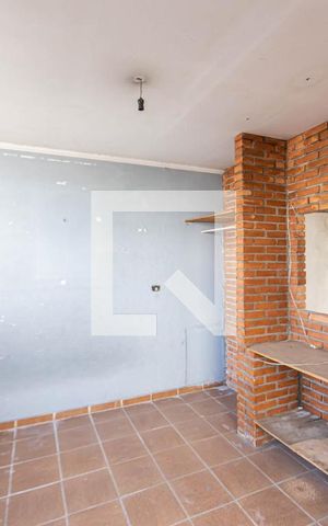 Casa à venda com 400m², 2 quartos e 2 vagas Casa à venda com 400m², 2 quartos e 2 vagasÁrea de Serviço