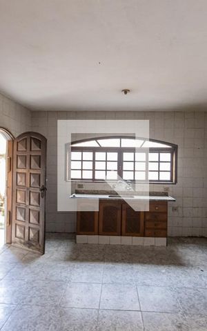 Casa à venda com 400m², 2 quartos e 2 vagas Casa à venda com 400m², 2 quartos e 2 vagasCozinha