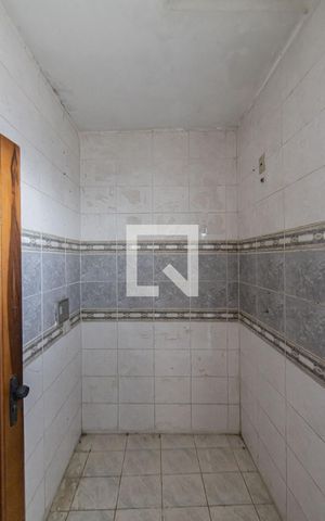 Casa à venda com 400m², 2 quartos e 2 vagas Casa à venda com 400m², 2 quartos e 2 vagasBanheiro Social