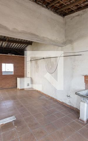 Casa à venda com 400m², 2 quartos e 2 vagas Casa à venda com 400m², 2 quartos e 2 vagasÁrea de Serviço