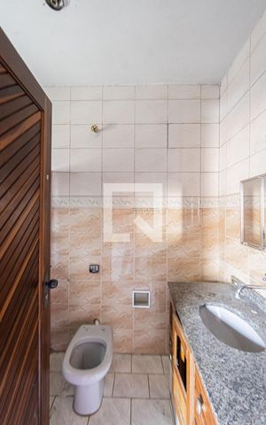 Casa à venda com 400m², 2 quartos e 2 vagas Casa à venda com 400m², 2 quartos e 2 vagassuite