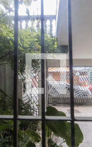 Casa à venda com 400m², 2 quartos e 2 vagas Casa à venda com 400m², 2 quartos e 2 vagasSala