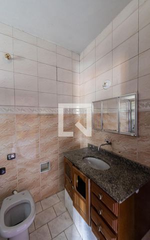 Casa à venda com 400m², 2 quartos e 2 vagas Casa à venda com 400m², 2 quartos e 2 vagassuite