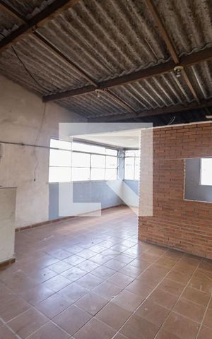 Casa à venda com 400m², 2 quartos e 2 vagas Casa à venda com 400m², 2 quartos e 2 vagasÁrea de Serviço