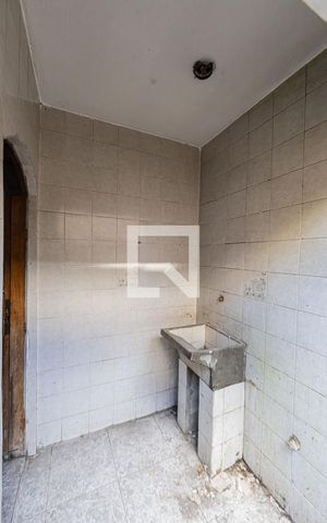 Casa à venda com 400m², 2 quartos e 2 vagas Casa à venda com 400m², 2 quartos e 2 vagasÁrea de Serviço