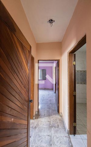 Casa à venda com 400m², 2 quartos e 2 vagas Casa à venda com 400m², 2 quartos e 2 vagasCorredor