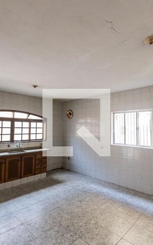 Casa à venda com 400m², 2 quartos e 2 vagas Casa à venda com 400m², 2 quartos e 2 vagasCozinha