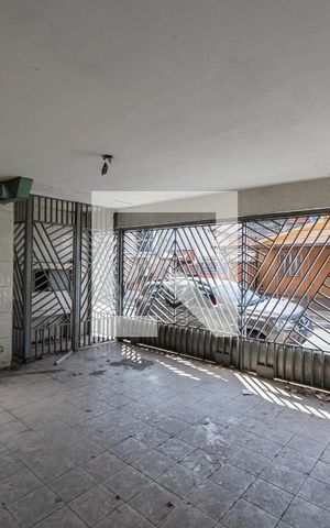 Casa à venda com 400m², 2 quartos e 2 vagas Casa à venda com 400m², 2 quartos e 2 vagasGaragem