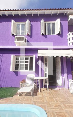 Casa à venda com 100m², 2 quartos e 2 vagas Casa à venda com 100m², 2 quartos e 2 vagasFachada