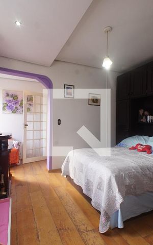 Casa à venda com 100m², 2 quartos e 2 vagas Casa à venda com 100m², 2 quartos e 2 vagasQuarto