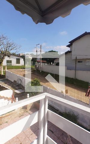 Casa à venda com 100m², 2 quartos e 2 vagas Casa à venda com 100m², 2 quartos e 2 vagasVaranda