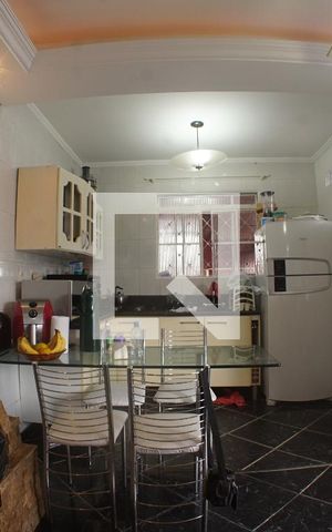Casa à venda com 100m², 2 quartos e 2 vagas Casa à venda com 100m², 2 quartos e 2 vagasCozinha