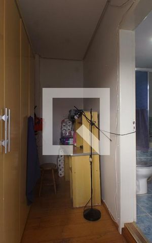 Casa à venda com 100m², 2 quartos e 2 vagas Casa à venda com 100m², 2 quartos e 2 vagasCloset