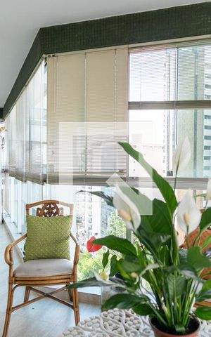 Apartamento à venda com 234m², 4 quartos e 3 vagasVaranda