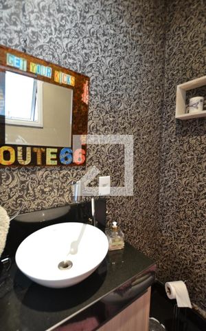 Casa à venda com 300m², 3 quartos e 2 vagasLavabo