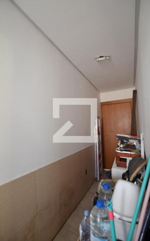 Casa à venda com 300m², 3 quartos e 2 vagasCirculação Serviço