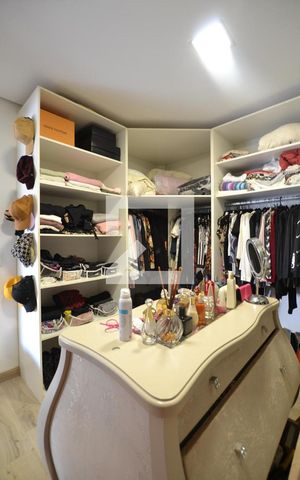 Casa à venda com 300m², 3 quartos e 2 vagasCloset da Suíte Master