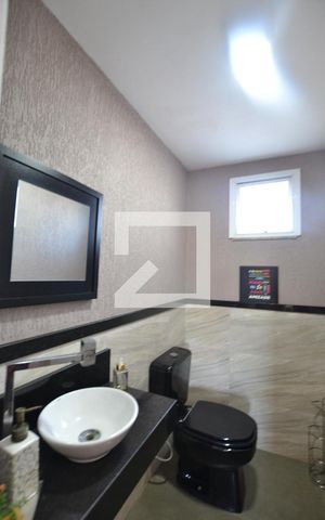 Casa à venda com 300m², 3 quartos e 2 vagasLavabo