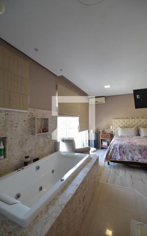 Casa à venda com 300m², 3 quartos e 2 vagasBanheiro com conceito aberto da suíte Master