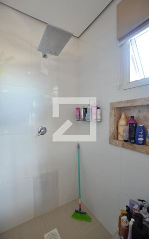 Casa à venda com 300m², 3 quartos e 2 vagasBanheiro com conceito aberto da suíte Master