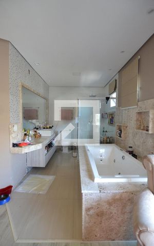 Casa à venda com 300m², 3 quartos e 2 vagasBanheiro com conceito aberto da suíte Master