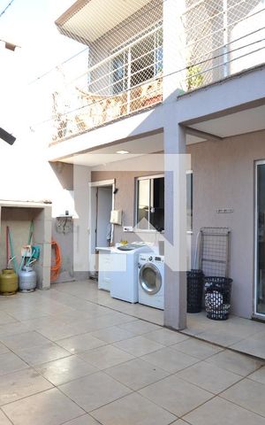 Casa à venda com 300m², 3 quartos e 2 vagasÁrea Externa/Serviço