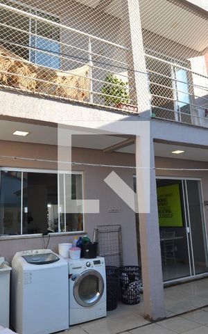 Casa à venda com 300m², 3 quartos e 2 vagasÁrea Externa/Serviço