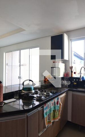 Casa à venda com 300m², 3 quartos e 2 vagasCozniha americana