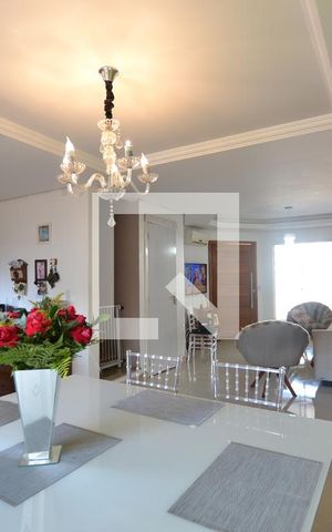 Casa à venda com 300m², 3 quartos e 2 vagasSala