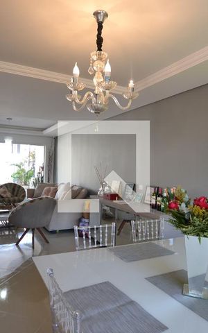 Casa à venda com 300m², 3 quartos e 2 vagasSala
