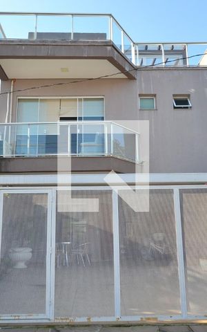 Casa à venda com 300m², 3 quartos e 2 vagasFachada