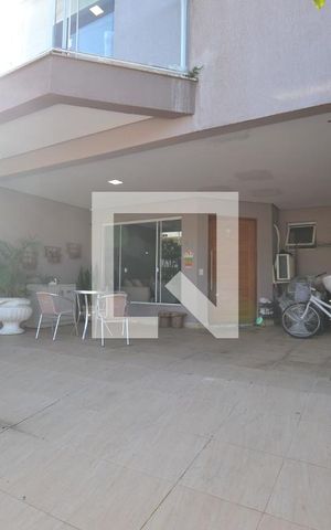 Casa à venda com 300m², 3 quartos e 2 vagasGaragem