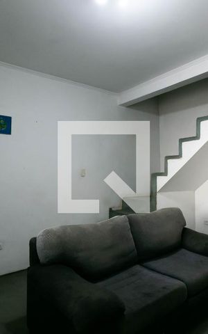 Casa à venda com 93m², 3 quartos e 2 vagas Casa à venda com 93m², 3 quartos e 2 vagasSala