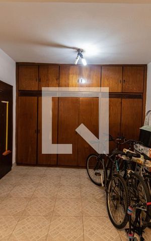 Casa à venda com 200m², 4 quartos e sem vaga Casa à venda com 200m², 4 quartos e sem vagaÁrea de Serviço