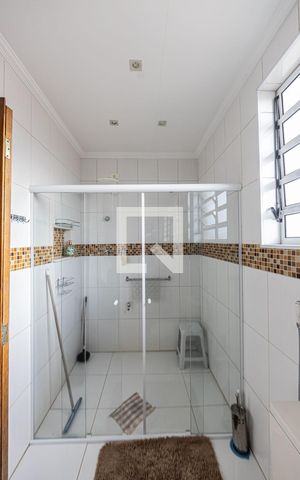 Casa à venda com 200m², 4 quartos e sem vaga Casa à venda com 200m², 4 quartos e sem vagaBanheiro Social 2