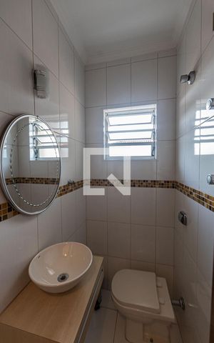 Casa à venda com 200m², 4 quartos e sem vaga Casa à venda com 200m², 4 quartos e sem vagaBanheiro Social