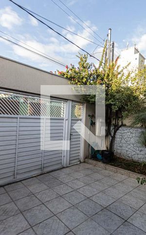 Casa à venda com 200m², 4 quartos e sem vaga Casa à venda com 200m², 4 quartos e sem vagaGaragem