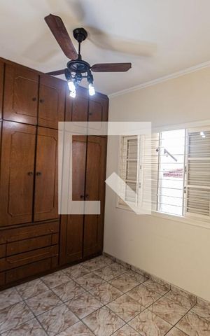 Casa à venda com 200m², 4 quartos e sem vaga Casa à venda com 200m², 4 quartos e sem vagaQuarto 4