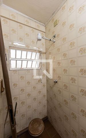 Casa à venda com 200m², 4 quartos e sem vaga Casa à venda com 200m², 4 quartos e sem vagaBanheiro de Serviço