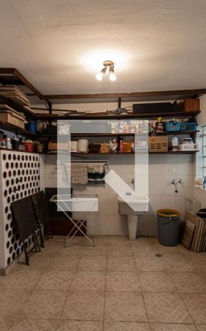 Casa à venda com 200m², 4 quartos e sem vaga Casa à venda com 200m², 4 quartos e sem vagaÁrea de Serviço