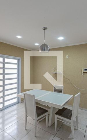 Casa à venda com 200m², 4 quartos e sem vaga Casa à venda com 200m², 4 quartos e sem vagaCozinha