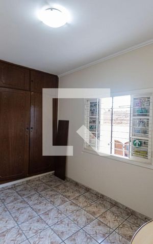 Casa à venda com 200m², 4 quartos e sem vaga Casa à venda com 200m², 4 quartos e sem vagaQuarto 3
