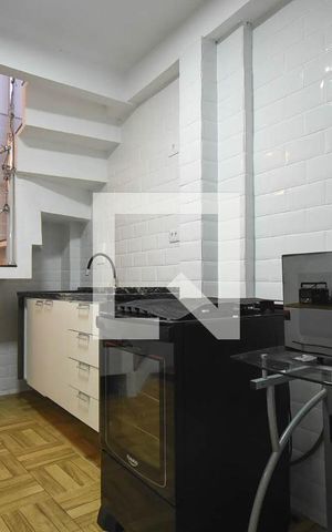 Casa à venda com 107m², 3 quartos e 3 vagas Casa à venda com 107m², 3 quartos e 3 vagasCozinha da edícula