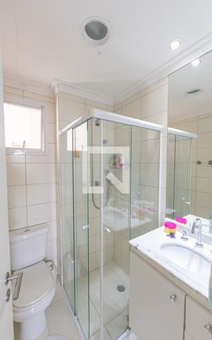 Apartamento à venda com 85m², 3 quartos e 2 vagas Apartamento à venda com 85m², 3 quartos e 2 vagasBanheiro Social