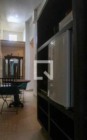 Casa à venda com 411m², 5 quartos e 2 vagas Casa à venda com 411m², 5 quartos e 2 vagasQuarto Suíte 2 - Externo