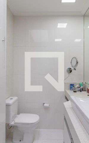 Casa à venda com 700m², 3 quartos e 8 vagasBanheiro da Suíte 1